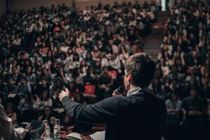 Expert WordPress Hauts-de-France intervenant lors d'une conférence